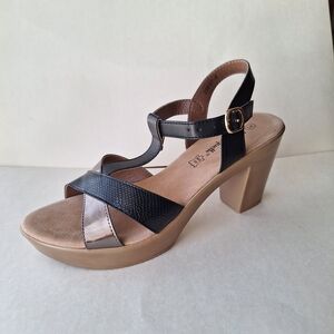 Women’s Black Strappy Platform Heel Sandals